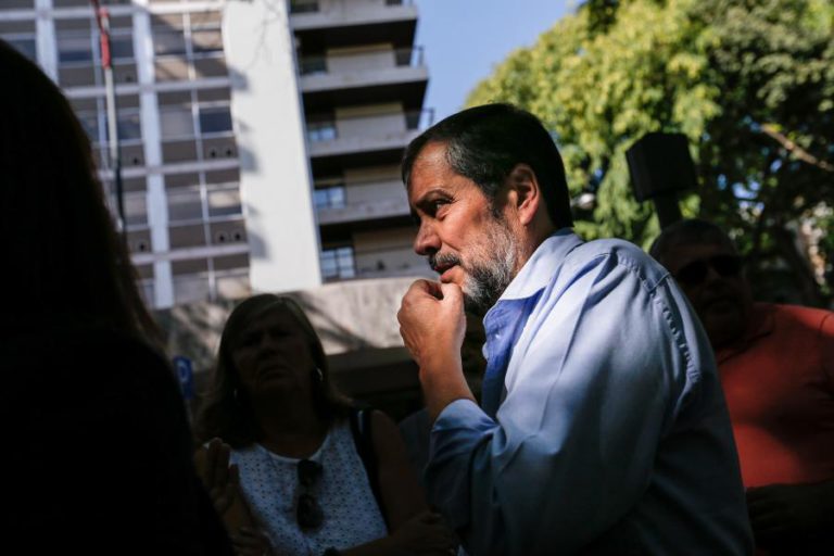 DOCENTES FAZEM GREVE NO ÚLTIMO MÊS DE AULAS DO PRIMEIRO PERÍODO