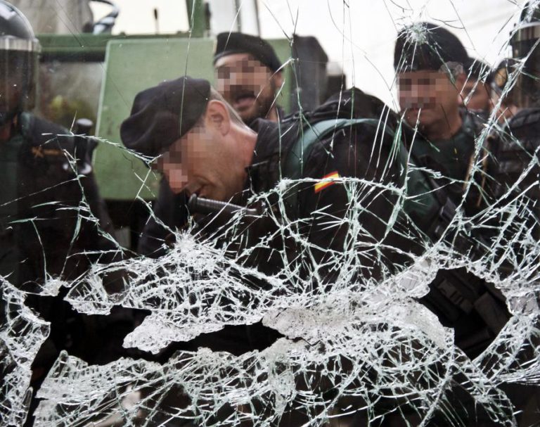 FERIDOS EM TARRAGONA APÓS CARGA POLICIAL, BALAS DE BORRACHA DISPARADAS EM BARCELONA