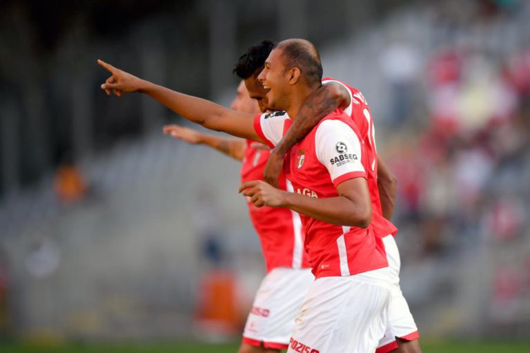 SPORTING DE BRAGA GOLEIA ESTORIL-PRAIA POR 6-0 E SALTA PARA QUARTO DA I LIGA