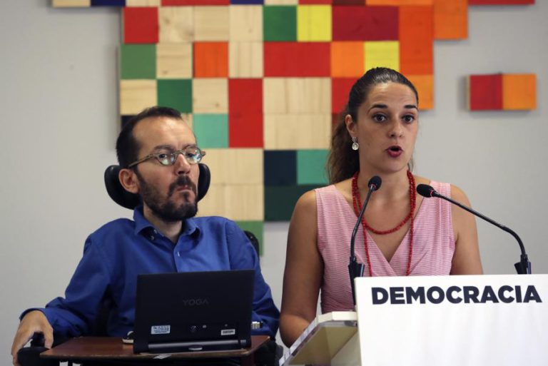 PODEMOS “EM CHOQUE COM SUSPENSÃO DA DEMOCRACIA” NA CATALUNHA