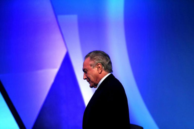 TEMER ENTREGOU DEFESA PARA ESCAPAR DE PROCESSO QUE LHE PODE CUSTAR O CARGO