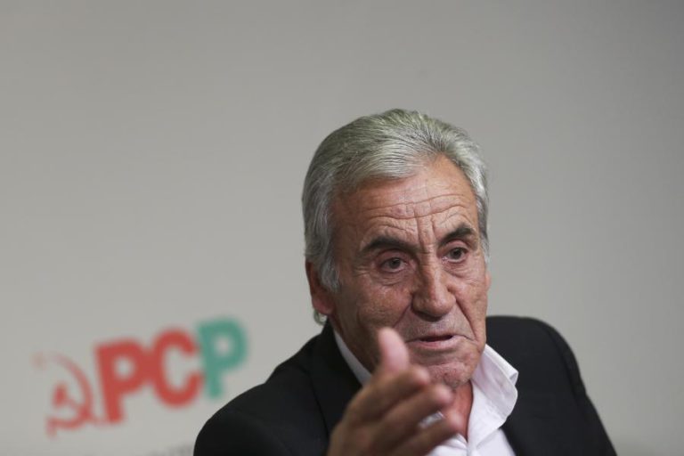 JERÓNIMO DESCARTA “GERINGONÇA” EM LISBOA E RECUSA COMENTAR SAÍDA DE PASSOS