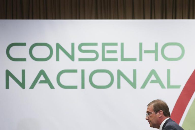 PASSOS PROMETE QUE NÃO SE VAI CALAR “PARA SEMPRE” MAS NÃO VAI “ANDAR A RONDAR”