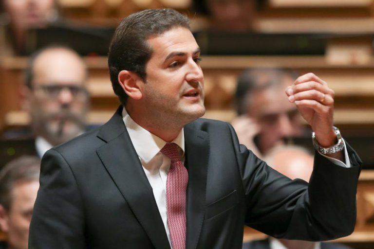 DECLARAÇÃO DO PM É UM INSULTO À INTELIGÊNCIA E AO SOFRIMENTO DOS PORTUGUESES — PSD