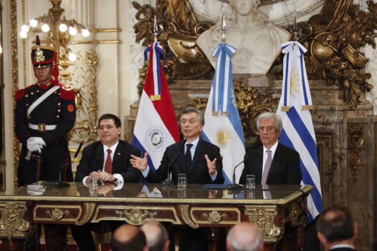 ARGENTINA, URUGUAI E PARAGUAI ANUNCIAM CANDIDATURA CONJUNTA AO MUNDIAL DE FUTEBOL DE 2030