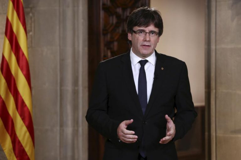 CATALUNHA: PUIGDEMONT ATRASA PARA TERÇA-FEIRA COMPARÊNCIA NO PARLAMENTO