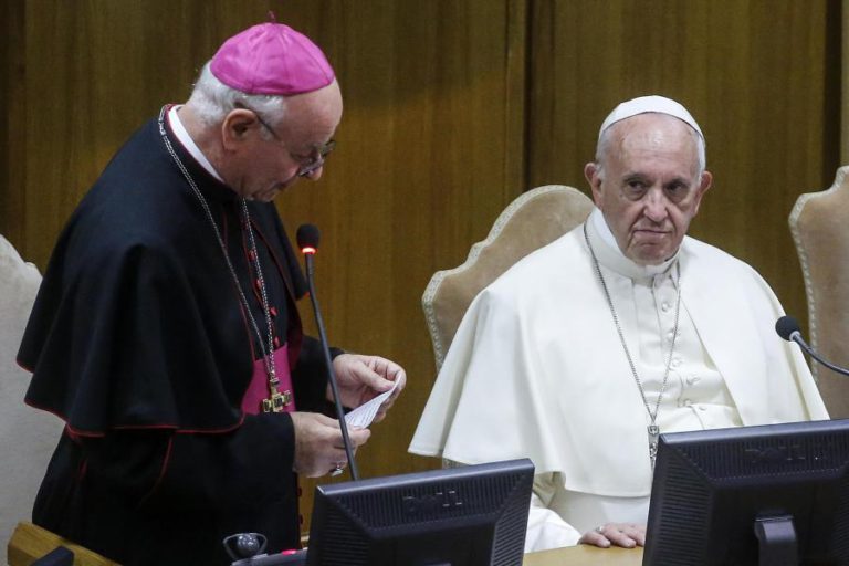 PAPA ALERTA QUE NOVAS TECNOLOGIAS ESTÃO A FACILITAR A MUDANÇA DE GÉNERO