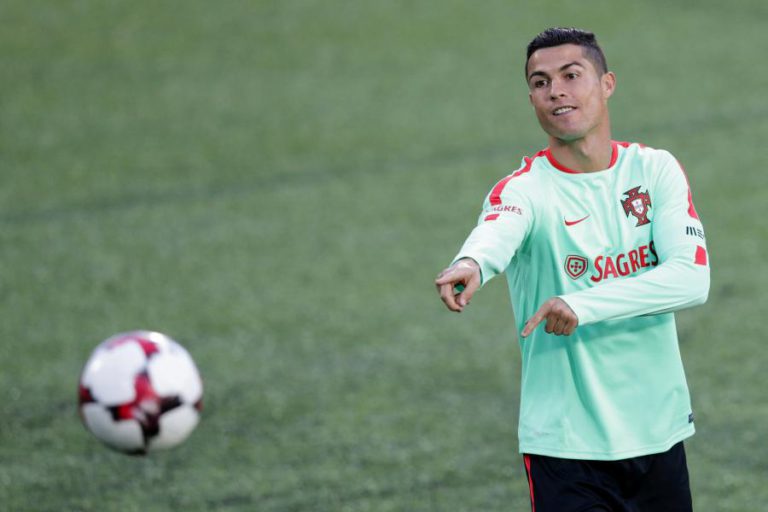CRISTIANO RONALDO MOSTRA-SE SOLIDÁRIO E ENALTECE PAPEL DOS BOMBEIROS