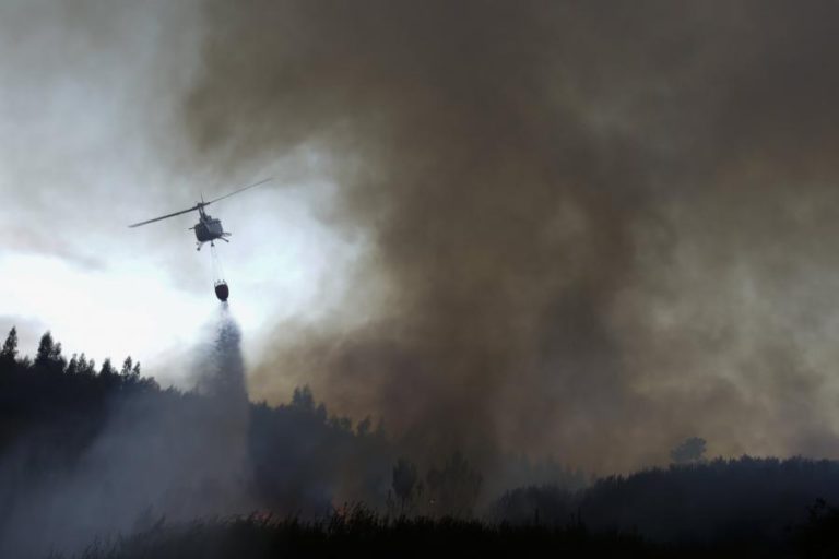 INCÊNDIO EM POMBAL DOMINADO, DOIS CONTINUAM ATIVOS EM PAMPILHOSA DA SERRA E SABUGAL