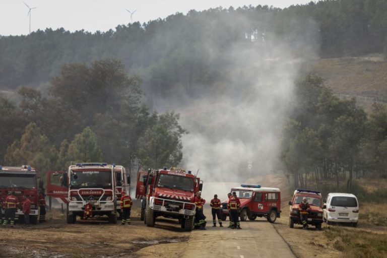 INCÊNDIOS: BOMBEIROS FERIDOS EM ACIDENTE EM ARGANIL JÁ TIVERAM ALTA HOSPITALAR