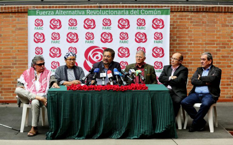 PARTIDO DA EX-GUERRILHA COLOMBIANA DAS FARC INSCREVE-SE PARA O “COMBATE POLÍTICO”
