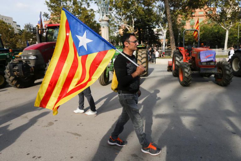 GOVERNO ANGOLANO NÃO RECONHECE PROCLAMAÇÃO UNILATERAL DA INDEPENDÊNCIA DA CATALUNHA