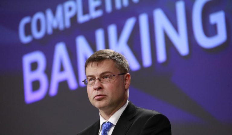 COMISSÃO EUROPEIA AVISA QUE HÁ RISCO DE “DESVIO SIGNIFICATIVO” EM 2017 E 2018 EM PORTUGAL