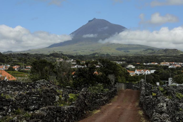 GRUPOS ORIENTAL E CENTRAL DOS AÇORES SOB AVISO LARANJA DEVIDO À CHUVA E TROVOADAS