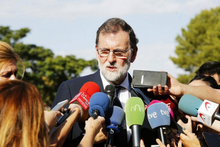 RAJOY AVISA QUE PUIGDEMONT SERÁ “ÚNICO RESPONSÁVEL PELA APLICAÇÃO DA CONSTITUIÇÃO” NA CATALUNHA