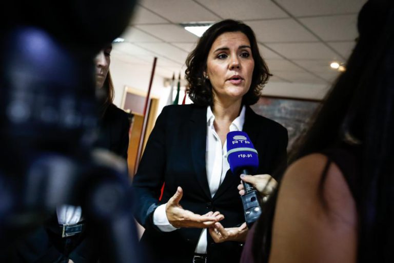 ASSUNÇÃO CRISTAS FALA EM AUMENTO DE IMPOSTOS IMPENSÁVEL PARA AGRICULTORES NO OE2018