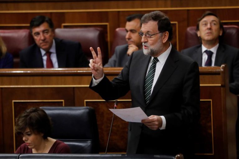GOVERNO ESPANHOL AVANÇA NO SÁBADO COM SUSPENSÃO DA AUTONOMIA DA CATALUNHA