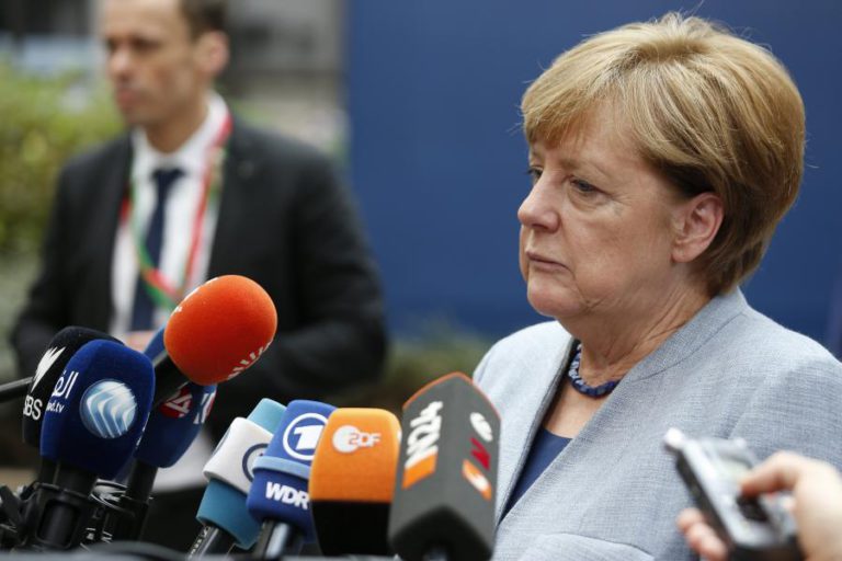 MERKEL “FURIOSA” COM REVELAÇÕES SOBRE NEGOCIAÇÕES COM THERESA MAY SOBRE BREXIT