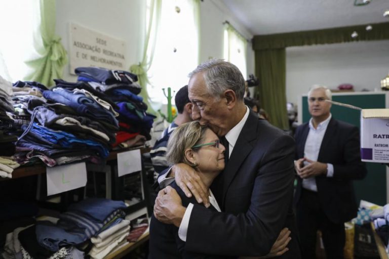 PRESIDENTE DA REPÚBLICA ELOGIA AUTARCAS, POPULAÇÕES, BOMBEIROS E FAMILIARES DESTES