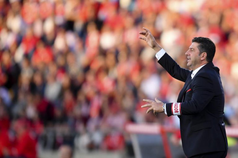 BENFICA QUER VENCER FEIRENSE PARA COMEMORAR 14.º ANIVERSÁRIO DA LUZ