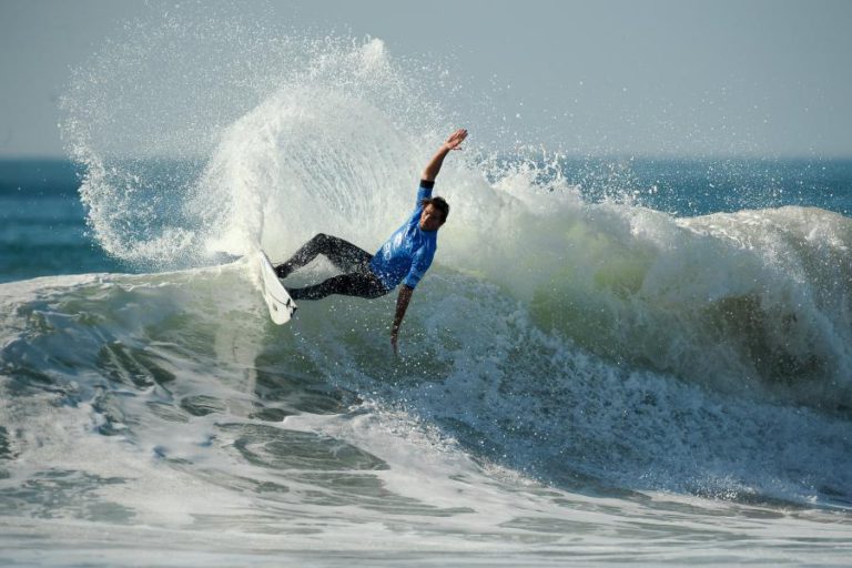 SURFISTA FREDERICO MORAIS PERDE COM MICK FANNING E FALHA QUARTOS DE FINAL EM PENICHE