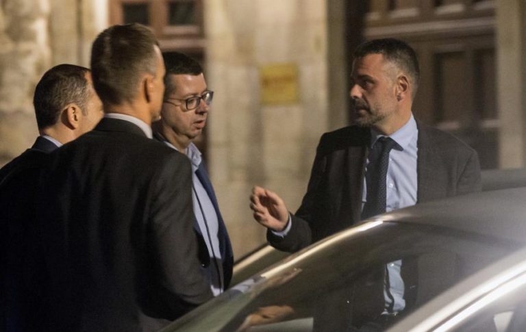 ‘MINISTRO’ DO GOVERNO CATALÃO DEMITE-SE EM DESACORDO COM OPÇÃO DE PUIGDEMONT