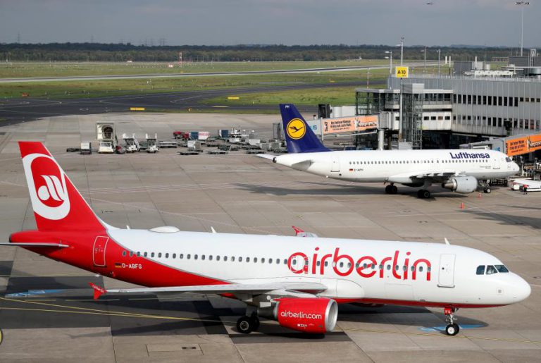 AIR BERLIN CESSA OPERAÇÃO E CANCELA TODOS OS VOOS A PARTIR DE SÁBADO