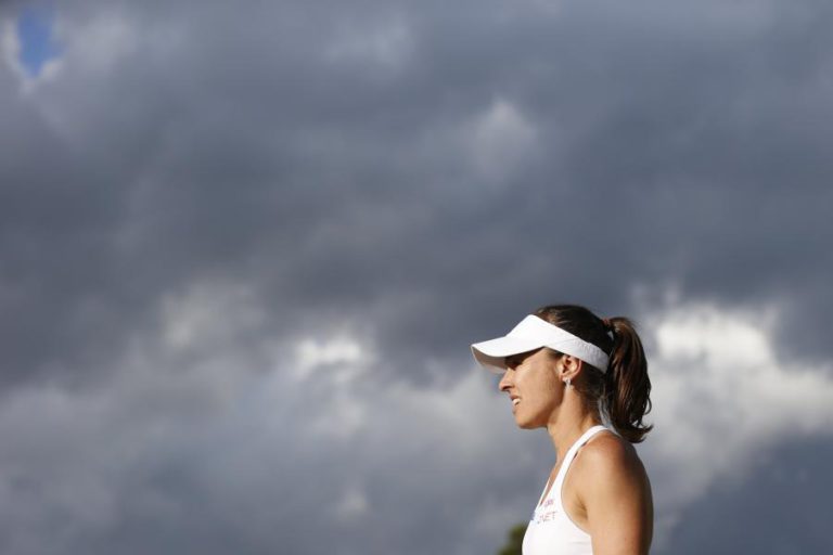 MARTINA HINGIS ANUNCIA FIM DA CARREIRA