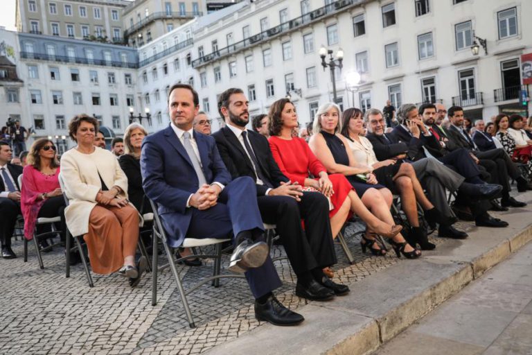 MEDINA, VEREADORES E DEPUTADOS MUNICIPAIS TOMARAM POSSE PARA MANDATO 2017-2021 EM LISBOA