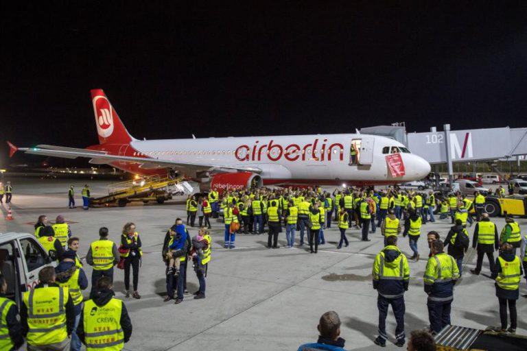 AIR BERLIN DEIXA HOJE DE VOAR DOIS MESES DEPOIS DE TER DECLARADO INSOLVÊNCIA