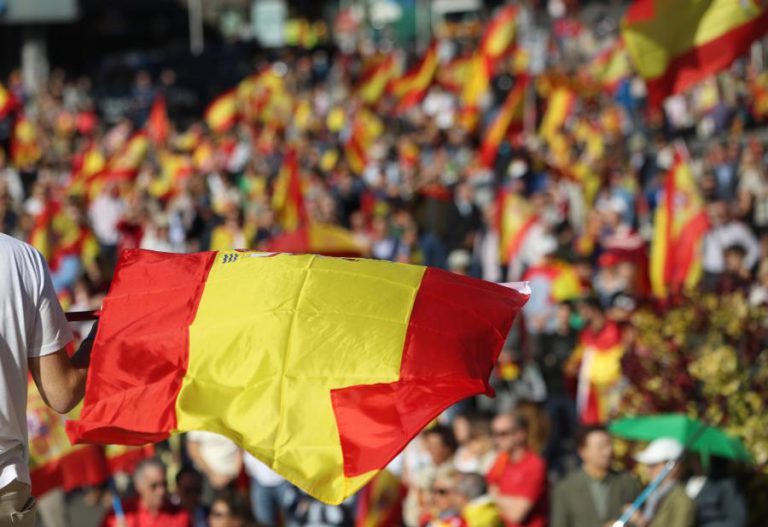 MILHARES CONCENTRAM-SE EM MADRID CONTRA INDEPENDÊNCIA DA CATALUNHA