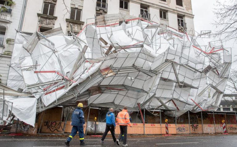 TEMPESTADE NA EUROPA CENTRAL FAZ CINCO MORTOS
