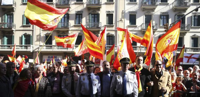 MILHARES PEDEM EM BARCELONA UNIDADE DE ESPANHA E PRISÃO PARA PUIGDEMONT