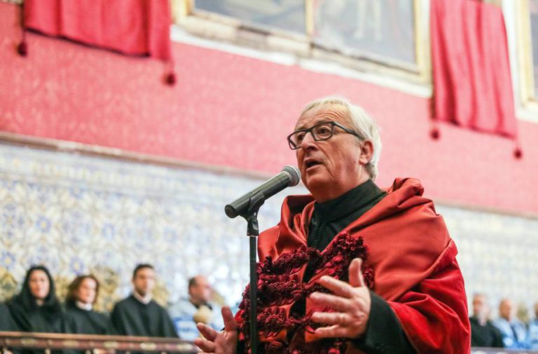 JUNCKER CRITICA POPULISMO E NÃO QUER EUROPA FECHADA SOBRE SI PRÓPRIA