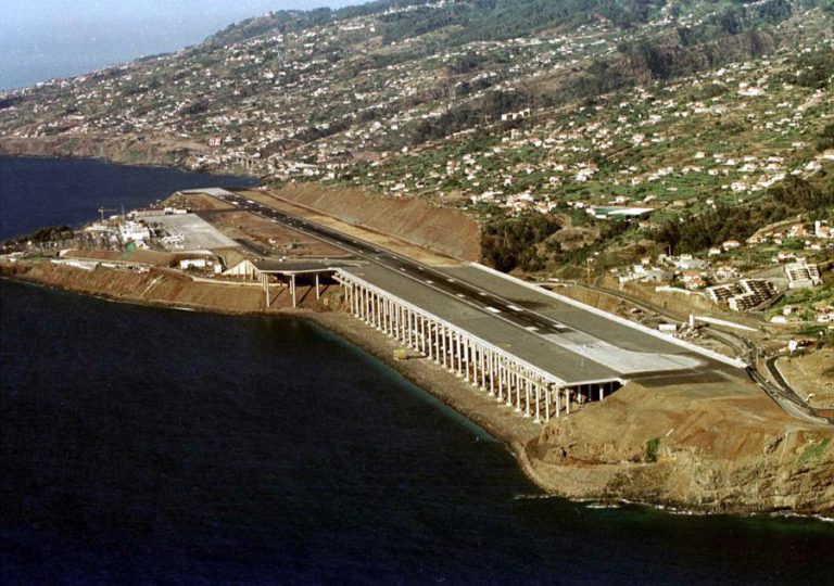 TRÊS VOOS CANCELADOS NO AEROPORTO DA MADEIRA DEVIDO AO VENTO FORTE – ANA