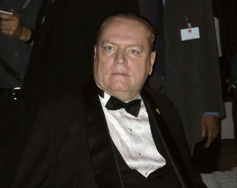 EDITOR DE PORNOGRAFIA LARRY FLYNT OFERECE 8,5 MILHÕES DE EUROS POR CONTEÚDOS CONTRA TRUMP