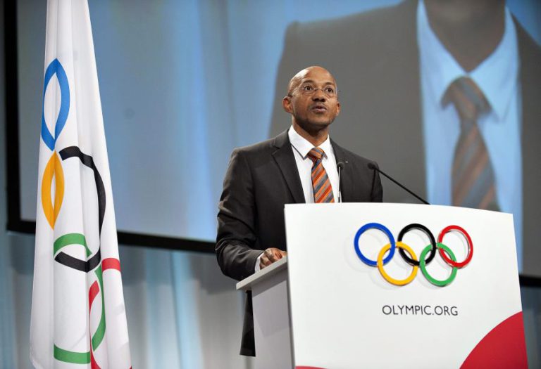 COI SUSPENDE FRANKIE FREDERICKS POR SUSPEITAS DE CORRUPÇÃO E SUBORNO