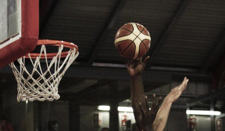 BENFICA PERDE EM CASA E FICA FORA DA CORRIDA NA FIBA EUROPE CUP