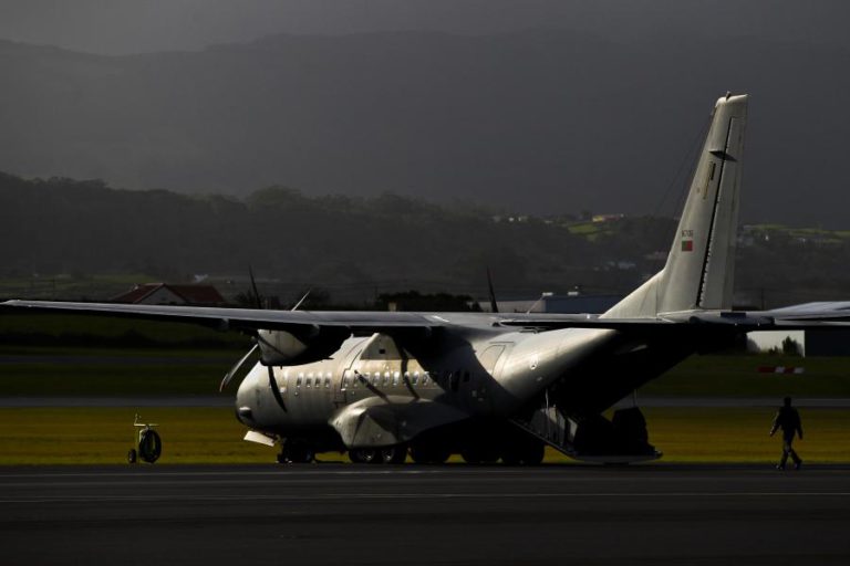 AVIÃO DA FORÇA AÉREA EM MISSÃO DE RECONHECIMENTO E AVALIAÇÃO DE INCÊNDIOS