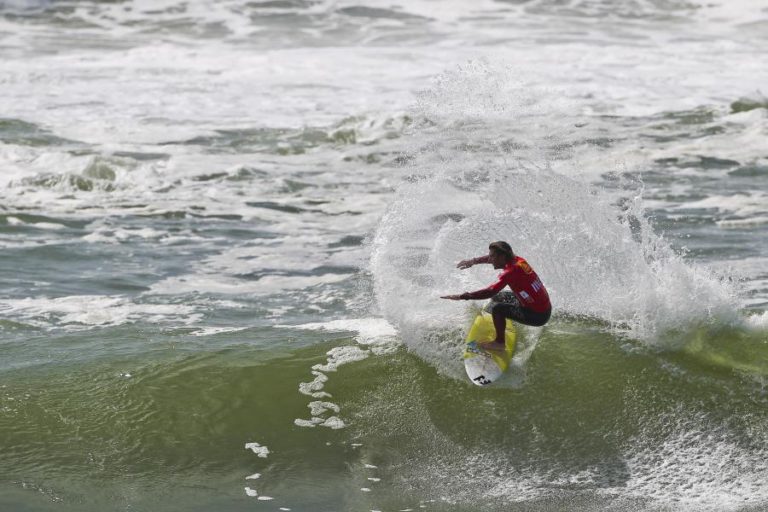 SURFISTA FREDERICO MORAIS NA QUINTA RONDA DO HAWAIIAN PRO