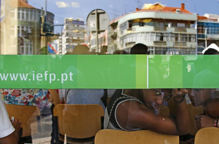 TAXA DE DESEMPREGO EM PORTUGAL CAI PARA 8,5% NO 3.º TRIMESTRE
