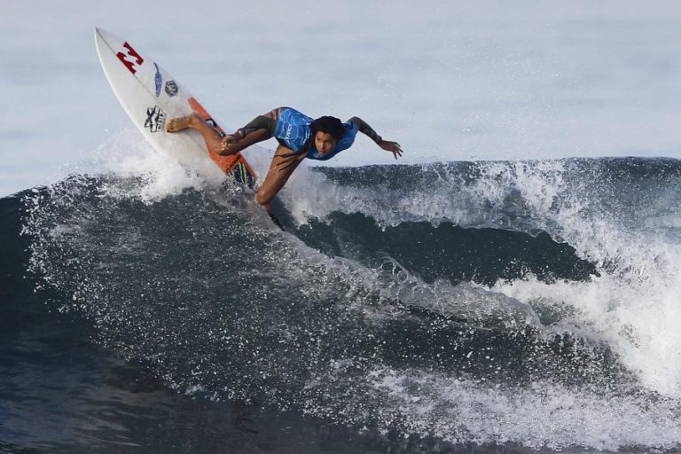 SURFISTA TERESA BONVALOT QUINTA NA AUSTRÁLIA