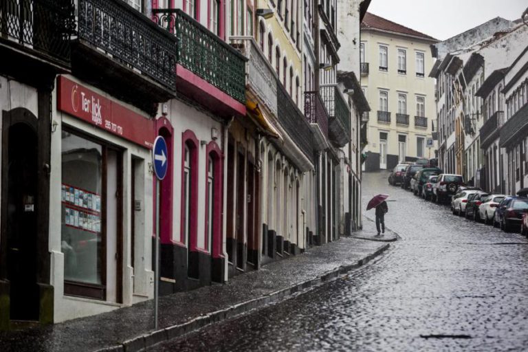 IPMA PROLONGA AVISO AMARELO PARA CHUVA E TROVOADA NOS AÇORES ATÉ FINAL DE DOMINGO