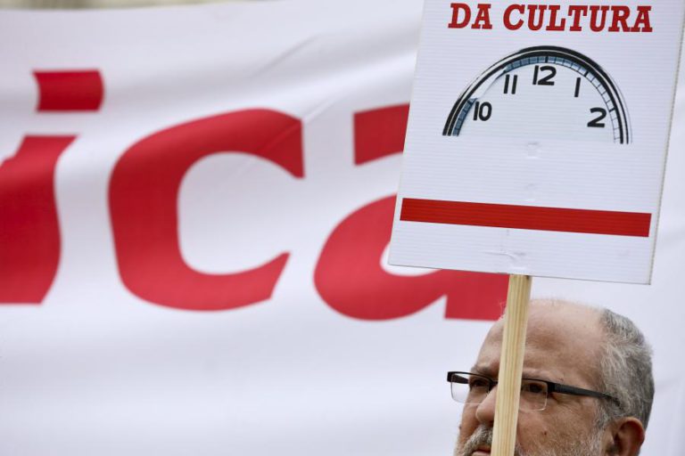CONCENTRAÇÃO DE PROTESTO DA CULTURA EM LUTA REALIZA-SE EM LISBOA E NO PORTO