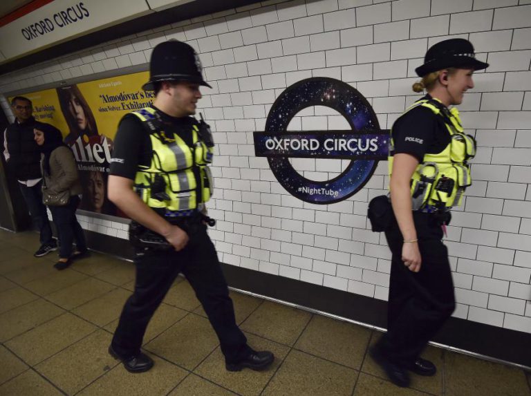 POLÍCIA TRATA INCIDENTE NO METRO DE LONDRES COMO SENDO DE NATUREZA TERRORISTA