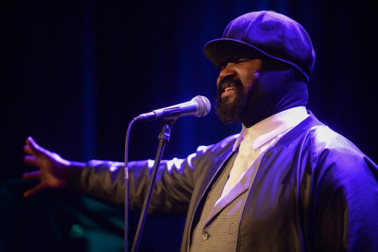 GREGORY PORTER CANTA NAT KING COLE EM JULHO NO FESTIVAL COOLJAZZ