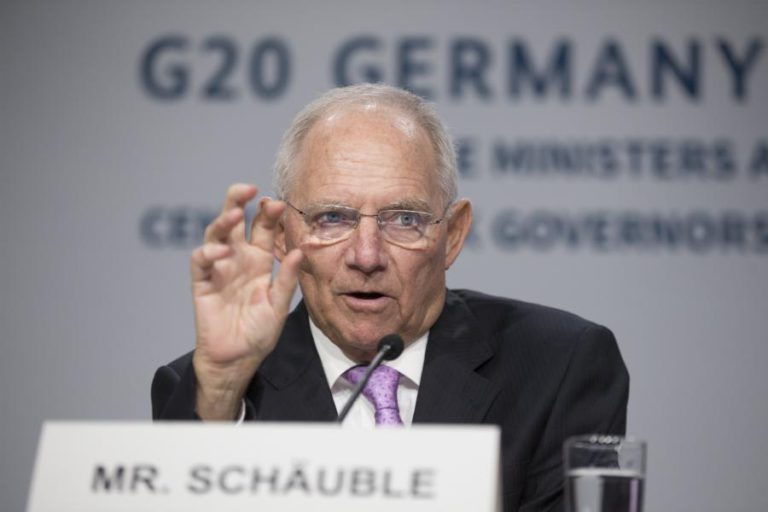 SCHÄUBLE PEDE COMPROMISSOS E AFASTA IDEIA DE UMA CRISE NA ALEMANHA