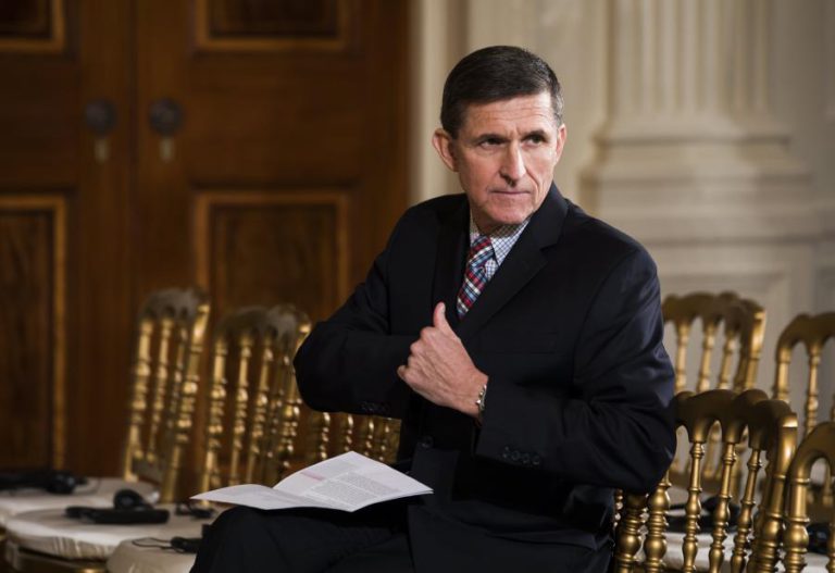 DEFESA DE MICHAEL FLYNN TERMINA RELAÇÕES COM ADVOGADOS DE DONALD TRUMP