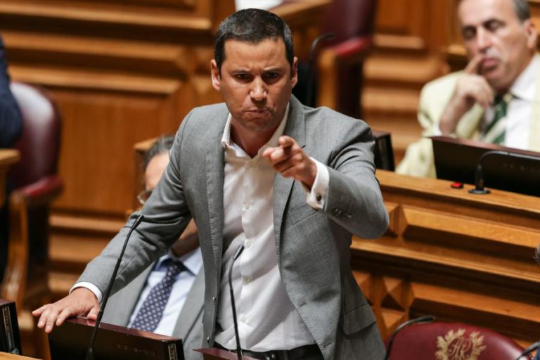 OE2018: “NÃO É POSSÍVEL RECONHECER TODO O TEMPO DE SERVIÇO” NO DESCONGELAMENTO DE CARREIRAS – PS