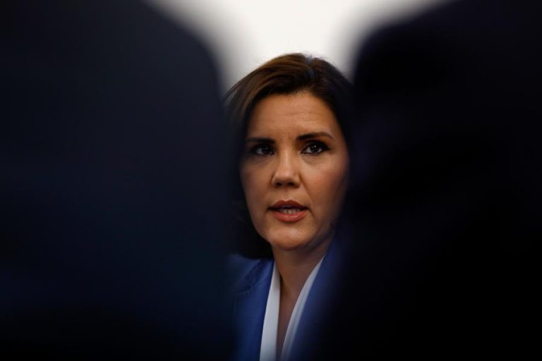 CRISTAS ACUSA GOVERNO DE PEDIR CONSENSOS QUANDO É SECTÁRIO E DINAMITA PONTES DE DIÁLOGO